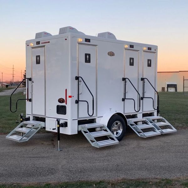 4 stall unit outside at sunset