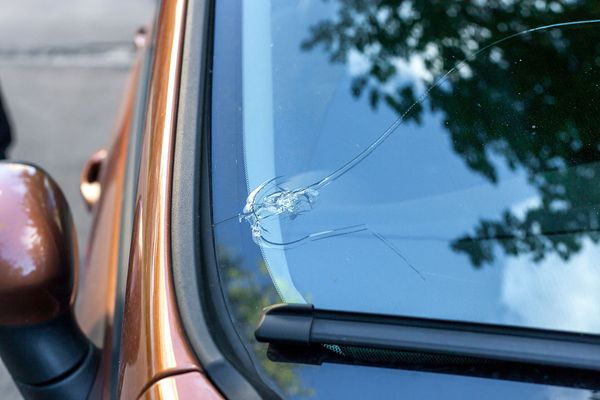 broken windshield replacement