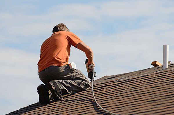 roofer working