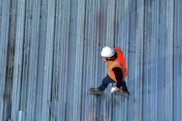 roofer working