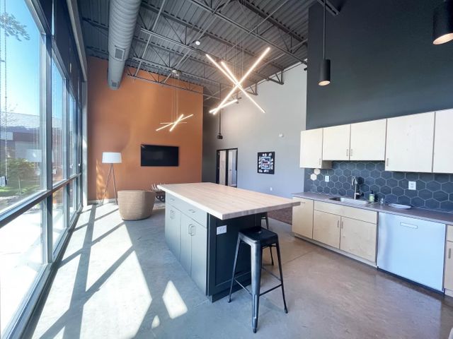 Compass Real Estate Gallery Pic 11.jpeg