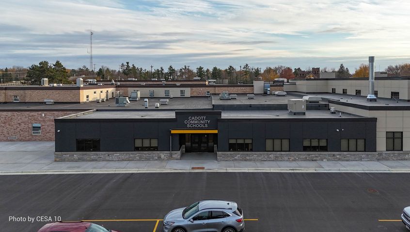 Cadott District Office exterior contractor in northwest WI - Hoeft Builders