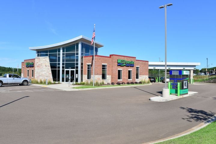 Exterior construction at WESTconsin Credit Union in Altoona, WI - Hoeft Builders