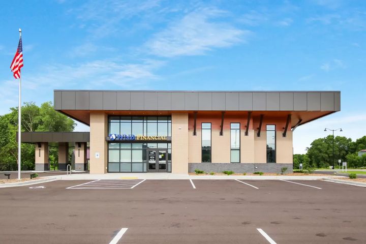 WNB Financial - Holmen Gallery Pic 9.jpeg