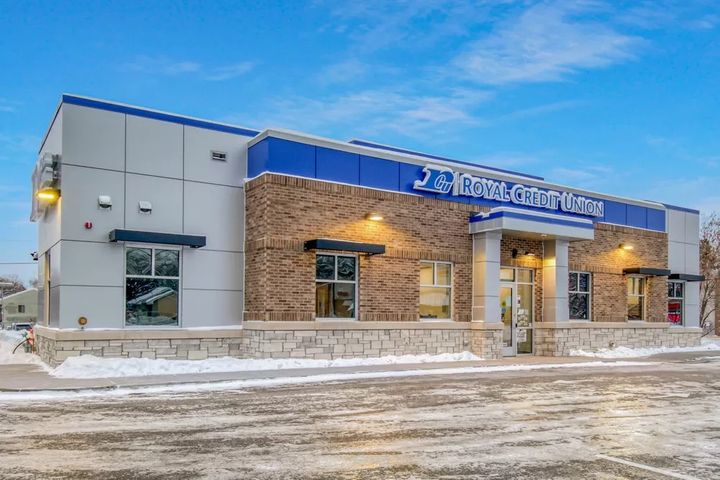 Royal Credit Union - St Paul Gallery Pic 7.jpeg