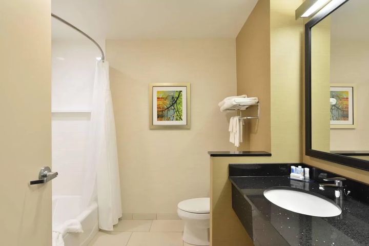 Fairfield Inn by Marriott Gallery Pic 14.jpeg