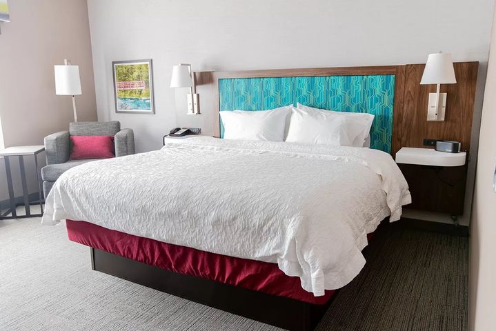 Hampton Inn - Marshfield Gallery Pic 1.jpeg