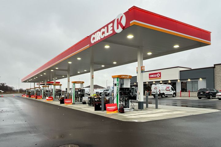 Exterior photo of Circle K in Sparta, WI, built by Hoeft Builders Gas station construction at Circle K in Sparta, WI - Hoeft Builders
