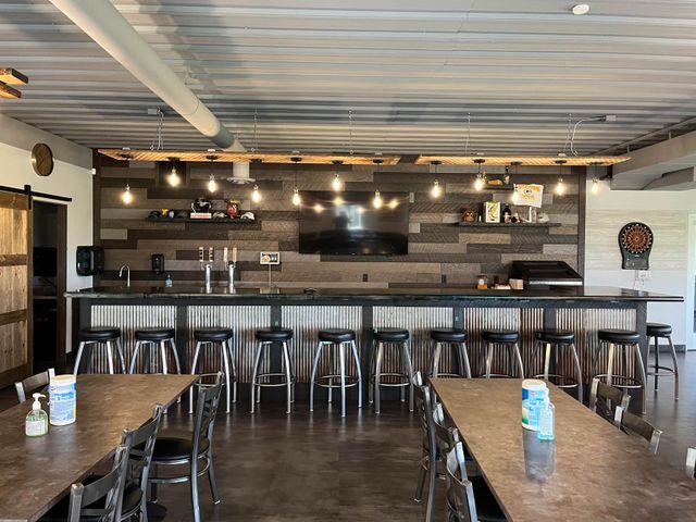 Last Mile Lounge at Elite Extra in Eau Claire, WI - Hoeft Builders