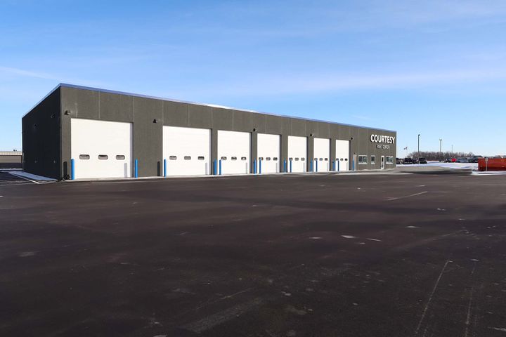HOEFT-CourtesyFord-03.jpg