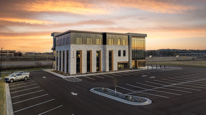Exterior office construction for Hoeft Builders in Eau Claire, WI Modern office exterior in Eau Claire, WI for Hoeft Builders