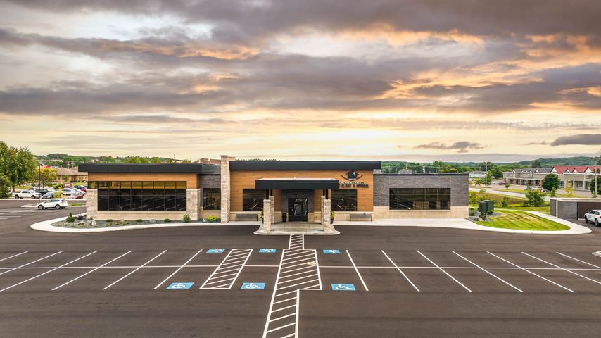 Exterior facade at Chippewa Valley Eye Clinic in Eau Claire, WI - Hoeft Builders