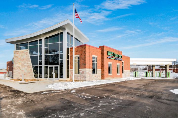 Exterior construction of credit union in Baldwin, Wisconsin, built by Hoeft Builders Exterior construction of WESTconsin Credit Union in Baldwin, WI - Hoeft Builders