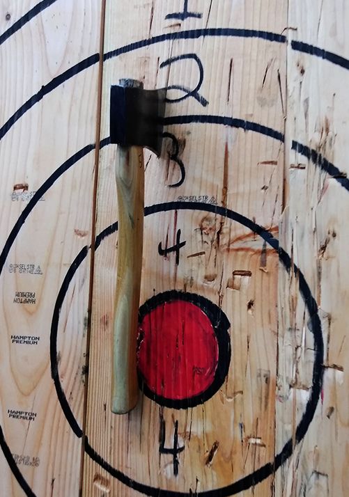 AXE THROWING