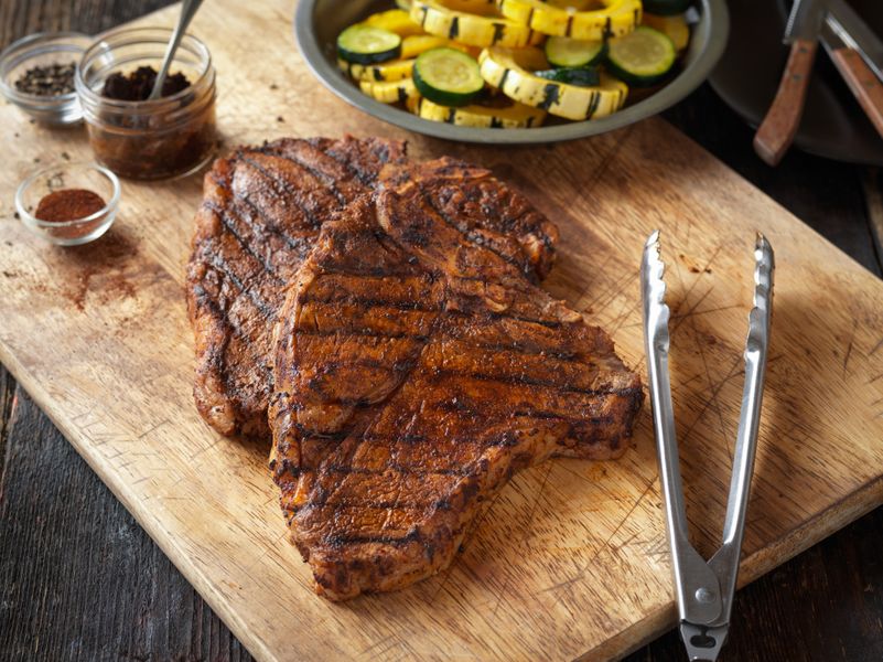 grilled-t-bone-steaks-with-bbq-rub-horizontal.jpg