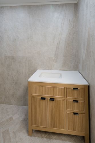 saccente display 2.jpg